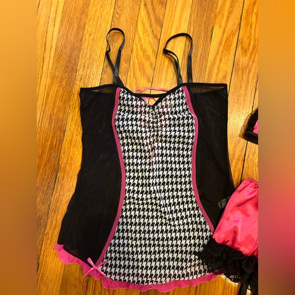 Bundle of Lingerie - Picture 5 of 7